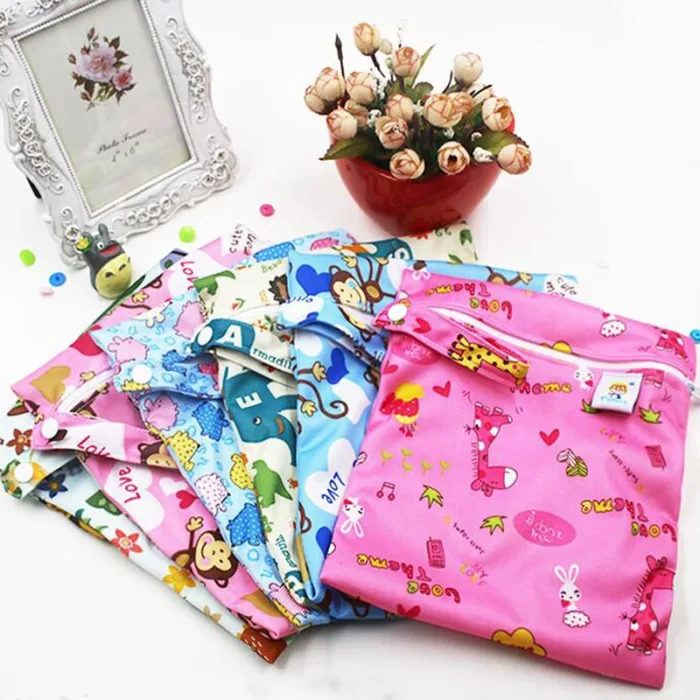 Waterproof Reusable Wet Bag Printed Pocket Nappy Organizers Travel Wet Dry Bags 25x20cm Small Diaper Bag Wet Clothing Mommy Bag - Image 2