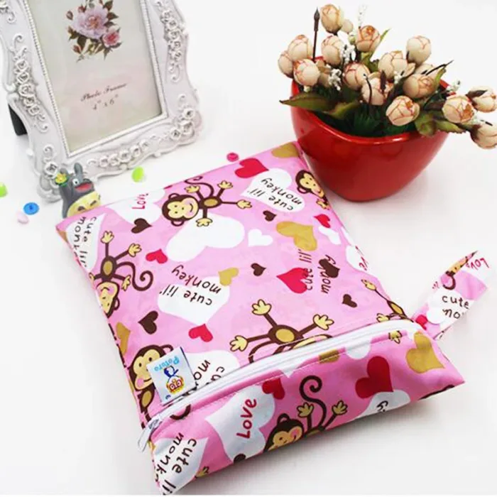 Waterproof Reusable Wet Bag Printed Pocket Nappy Organizers Travel Wet Dry Bags 25x20cm Small Diaper Bag Wet Clothing Mommy Bag - Image 3