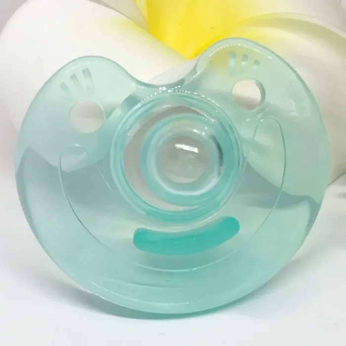 1pc All The New Young Babies Silicone Baby Pacifier  Smiling Face Gap Play Mouth Maternal And Child Supplies Plastic - Image 1