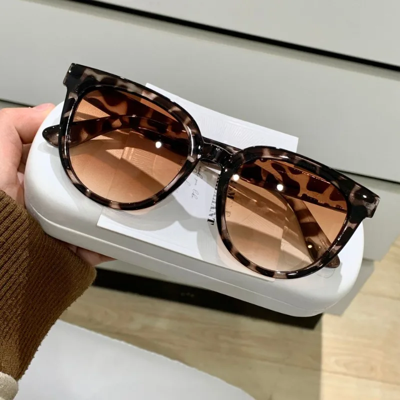 S5434cc05a62a4a6da4227fd930162662M.webp New Fashion Sunglasses Elegant Large Frame Sunglasses Retro Style Glasses Men and Women Alike Sun Glasses UV400 Shades - Image 1