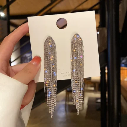 2023 New Fashion Unique Design Elegant Exquisite Light Luxury Zircon C Earrings Women Jewelry Party High-grade Gift Wholesale - Image 9