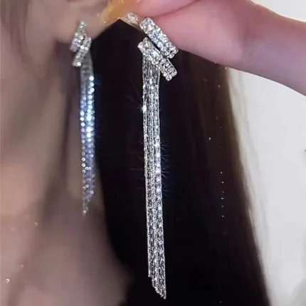 2023 New Fashion Unique Design Elegant Exquisite Light Luxury Zircon C Earrings Women Jewelry Party High-grade Gift Wholesale - Image 6