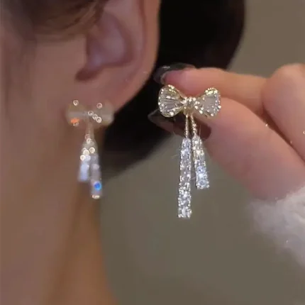 2023 New Fashion Unique Design Elegant Exquisite Light Luxury Zircon C Earrings Women Jewelry Party High-grade Gift Wholesale - Image 16